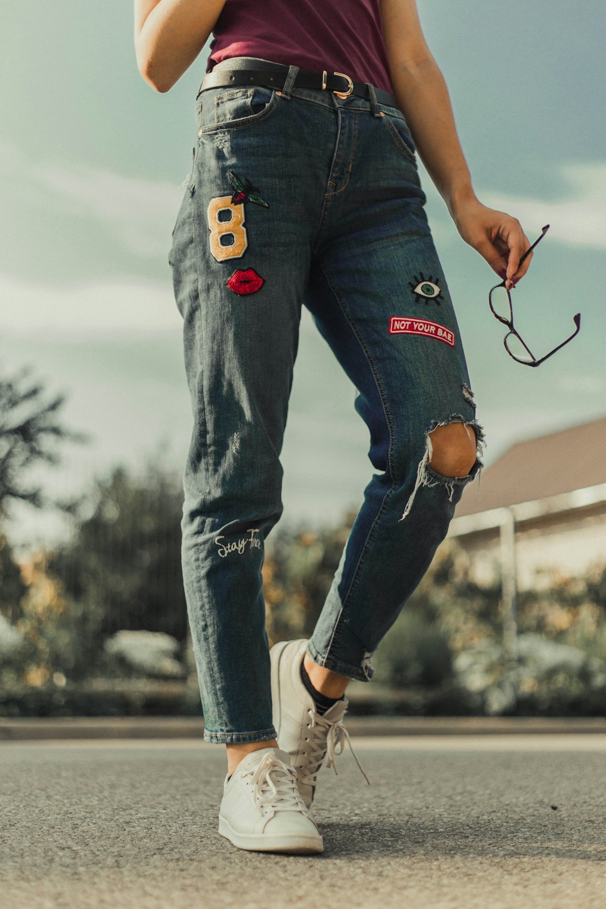 Le guide complet du denim en 2026 : styles, coupes et comment porter des jeans pour chaque morphologie et chaque occasion